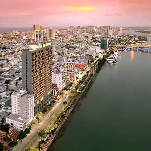 Hotel Wink Icon Riverside - Luxury - 24hrs & Rooftop Pool Bar, Da Nang